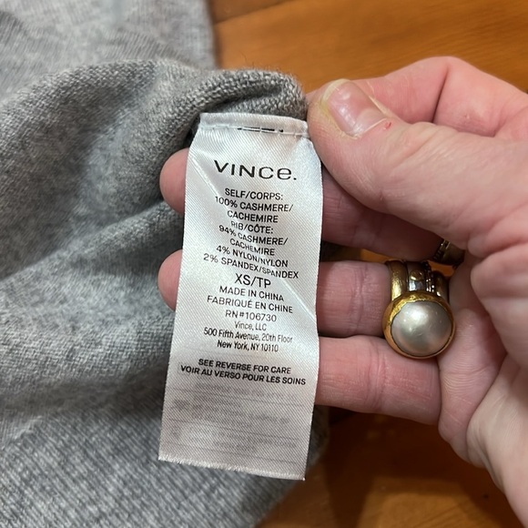 Vince V-Neck Gray Cashmere Long Sleeve Sweater Size XS - Picture 8 of 10